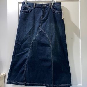 Long dark denim Cato jean skirt NWT